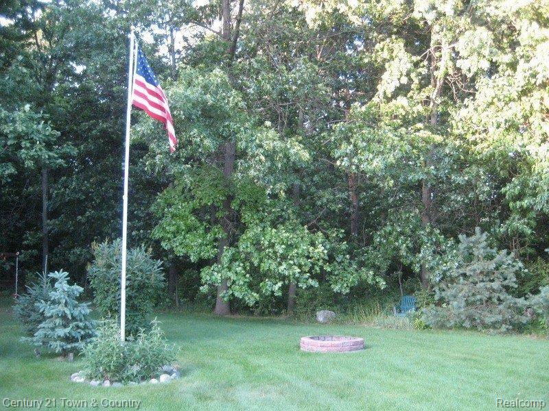60606 Pennington Way Rochester, MI 48306 - Photo 17 of 22 IMG_4163 (800x600)