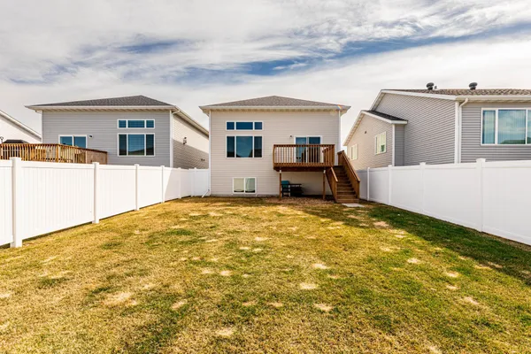 $345,000 | 1567 68th Avenue South, Fargo, ND 58104