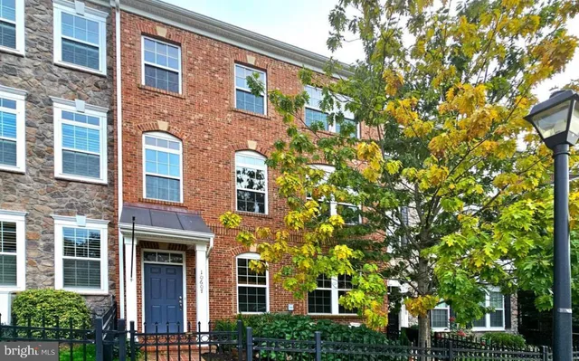 $3,600 | 10607 School Street, Fairfax, VA 22030