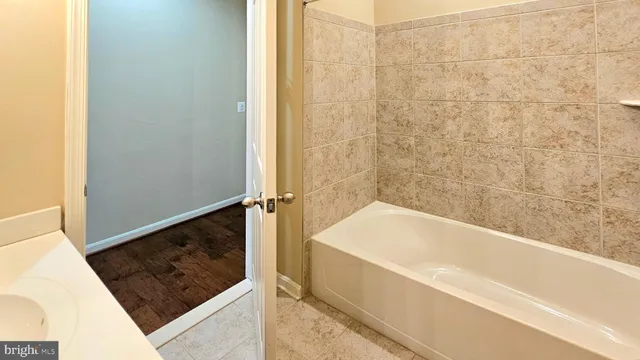 $3,600 | 10607 School Street, Fairfax, VA 22030