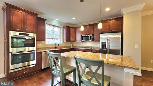 $3,600 | 10607 School Street, Fairfax, VA 22030