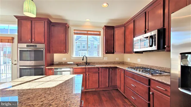 $3,600 | 10607 School Street, Fairfax, VA 22030