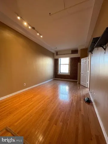 $179,900 | 1010 Race Street, Unit 5F, Philadelphia, PA 19107