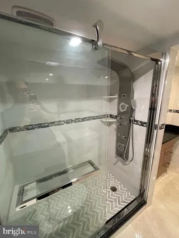 $179,900 | 1010 Race Street, Unit 5F, Philadelphia, PA 19107