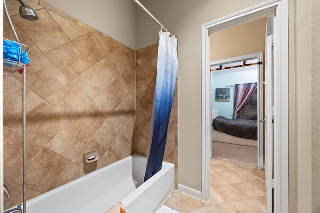 $699,000 | 911 Vaulted Oak Street, Houston, TX 77008