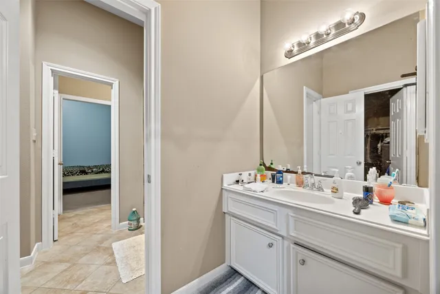 $699,000 | 911 Vaulted Oak Street, Houston, TX 77008