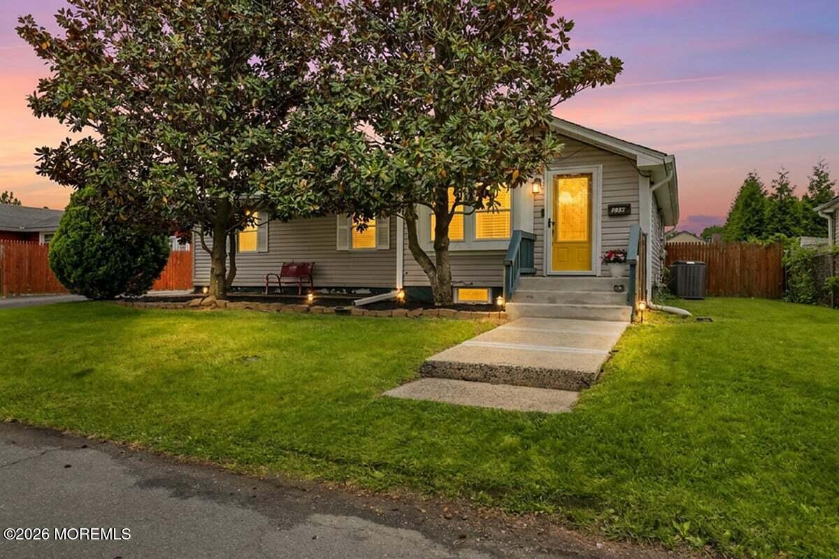 339 Raritan Boulevard Keyport, NJ 07735 - Photo 1 of 37 339 Twilight