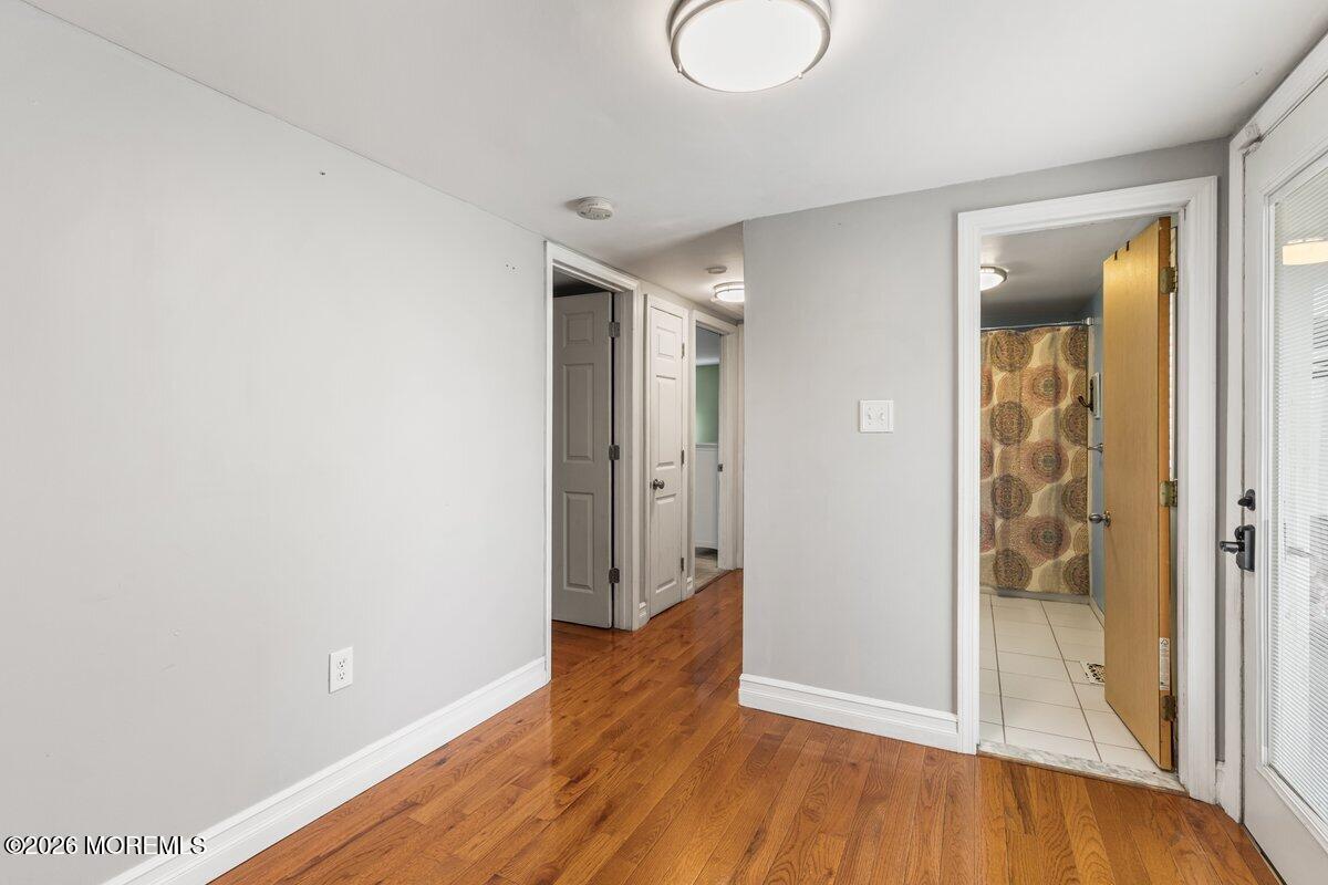 339 Raritan Boulevard Keyport, NJ 07735 - Photo 15 of 37 339 Hallway