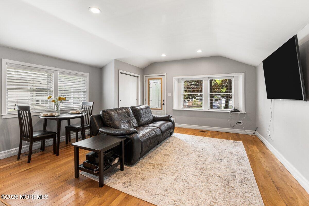 339 Raritan Boulevard Keyport, NJ 07735 - Photo 8 of 37 339 Family Room 3
