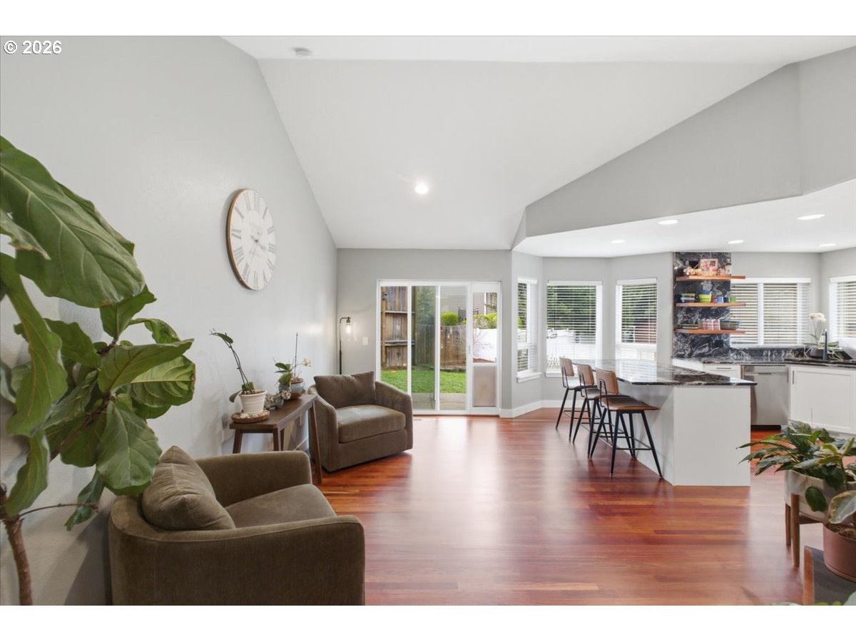 684 Northwest Jasper Street Dallas, OR 97338 - Photo 15 of 38