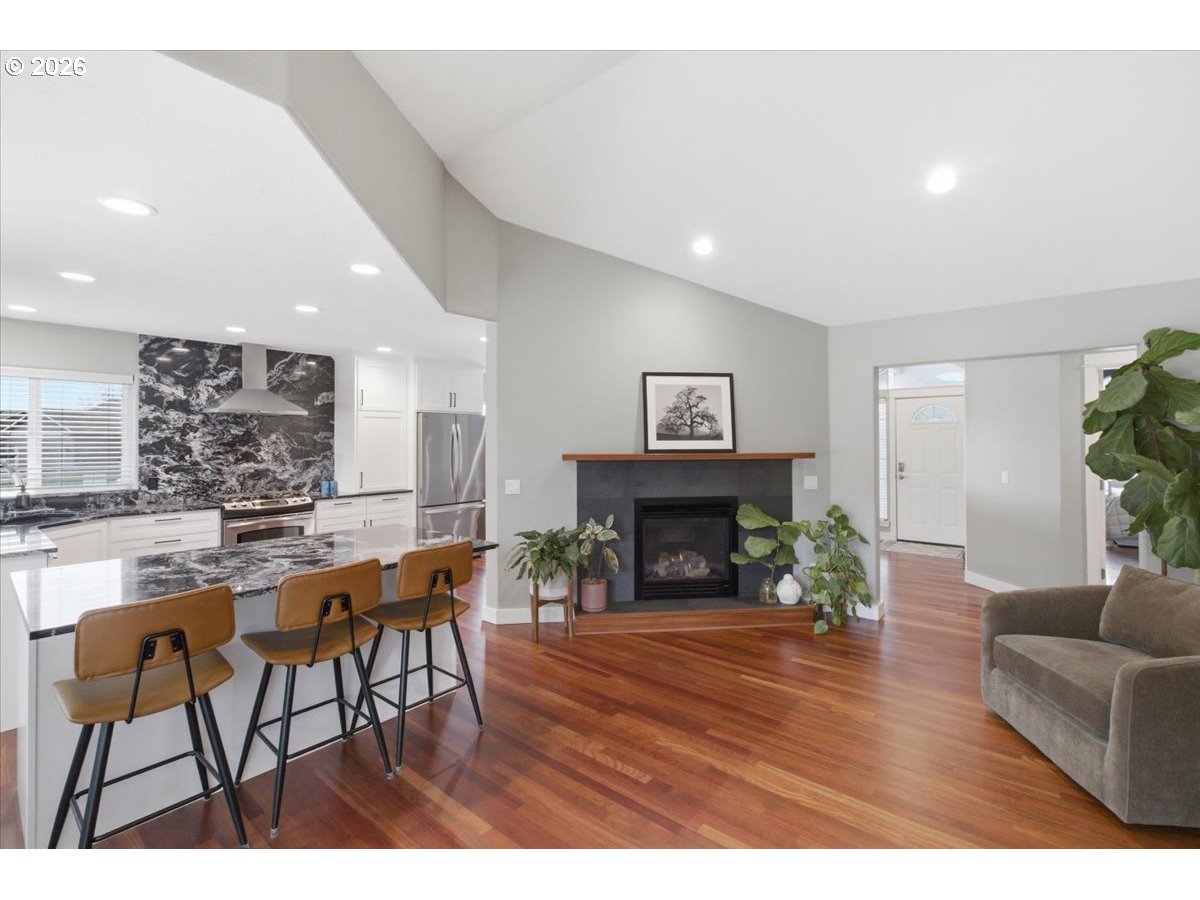 684 Northwest Jasper Street Dallas, OR 97338 - Photo 16 of 38