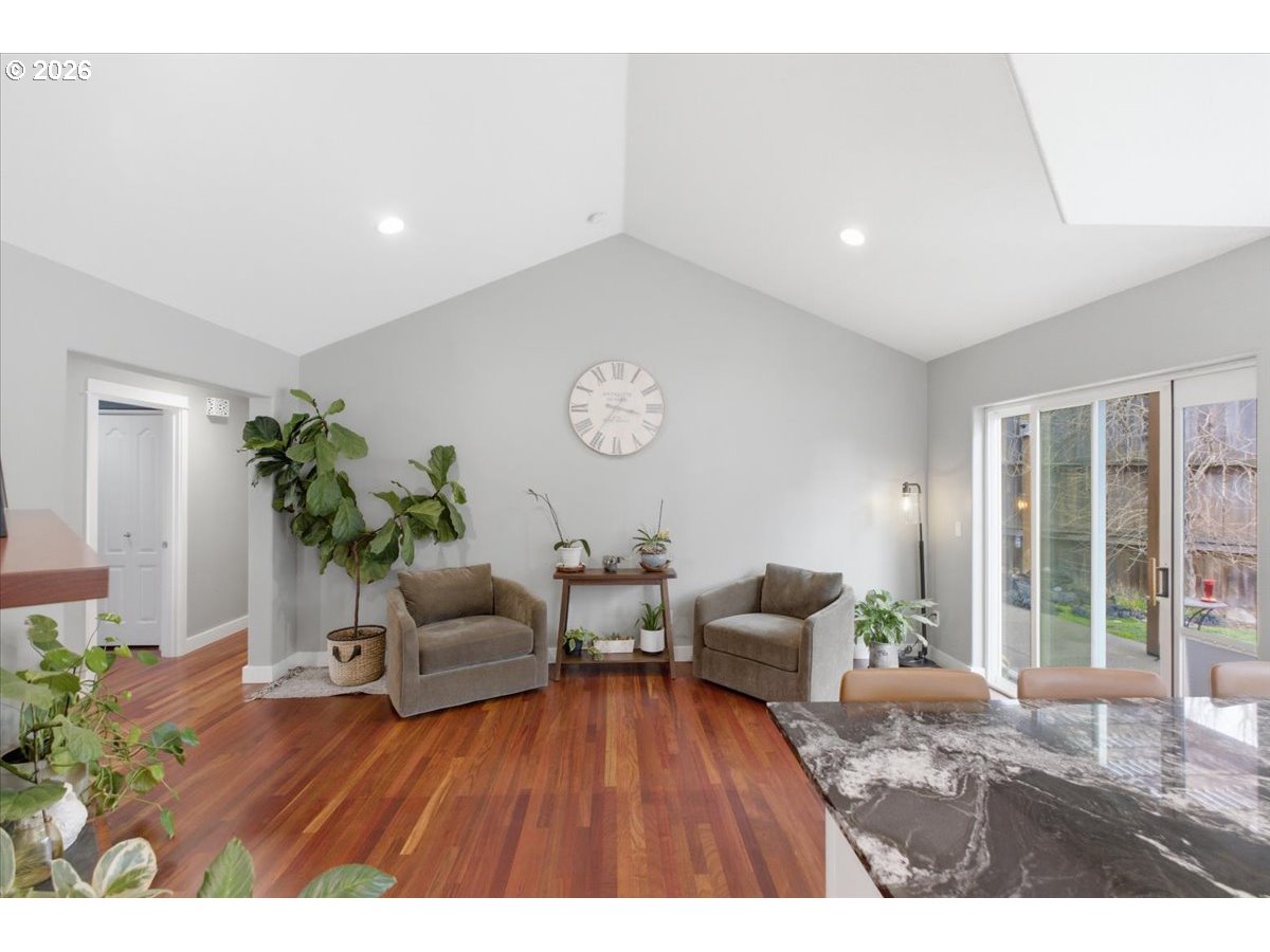 684 Northwest Jasper Street Dallas, OR 97338 - Photo 17 of 38