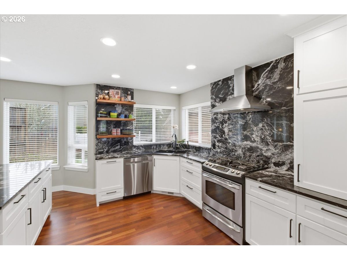 684 Northwest Jasper Street Dallas, OR 97338 - Photo 19 of 38