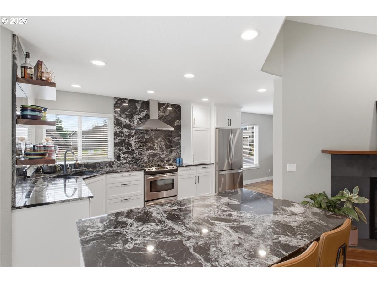 684 Northwest Jasper Street Dallas, OR 97338 - Photo 21 of 38