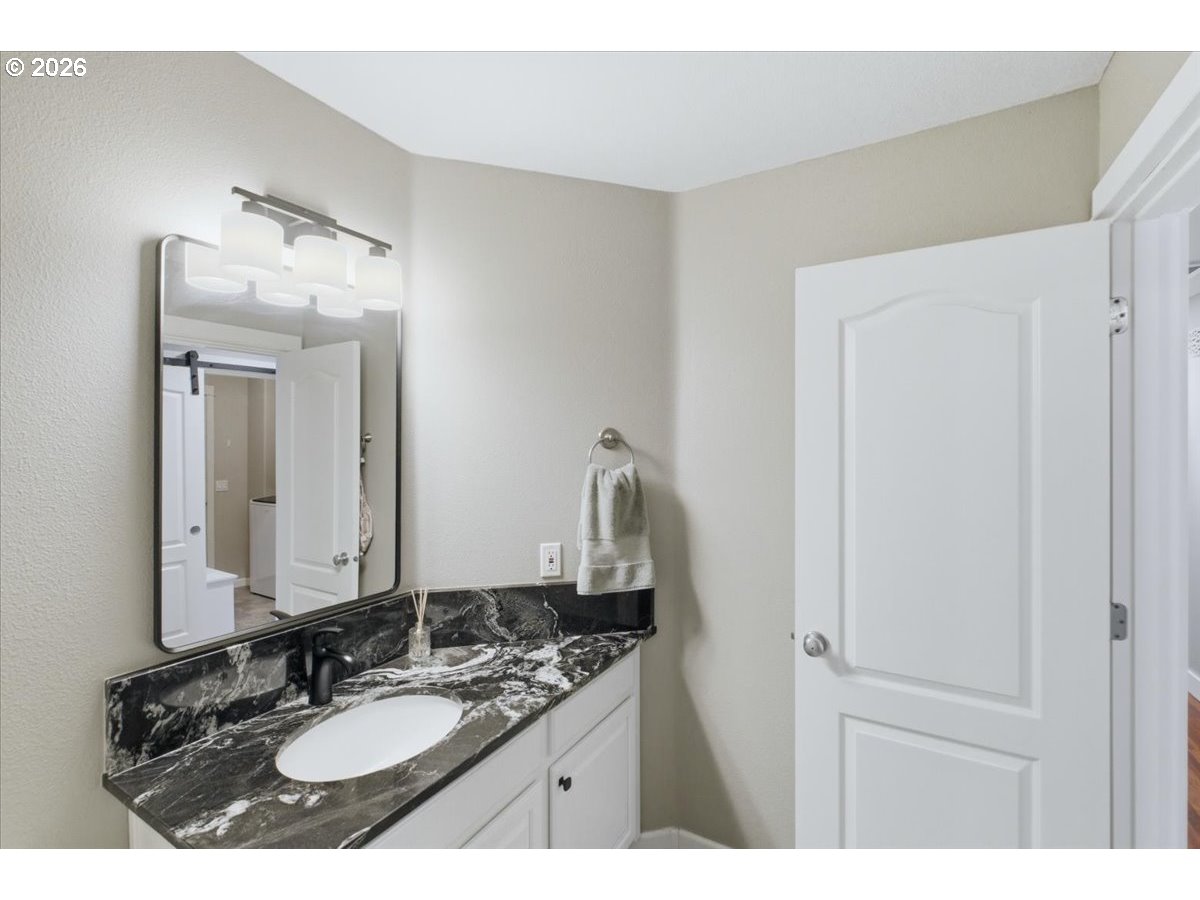 684 Northwest Jasper Street Dallas, OR 97338 - Photo 37 of 38