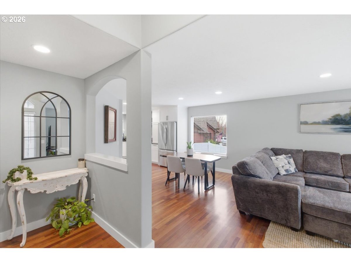 684 Northwest Jasper Street Dallas, OR 97338 - Photo 9 of 38