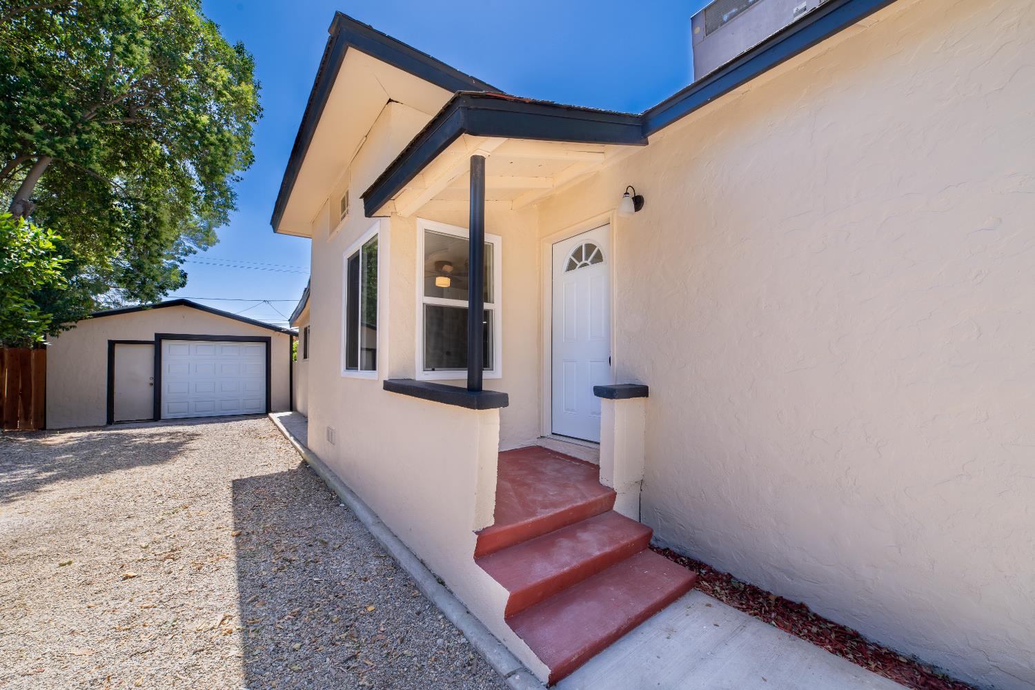 632 West 25th Street Merced, CA 95340 - Photo 3 of 37