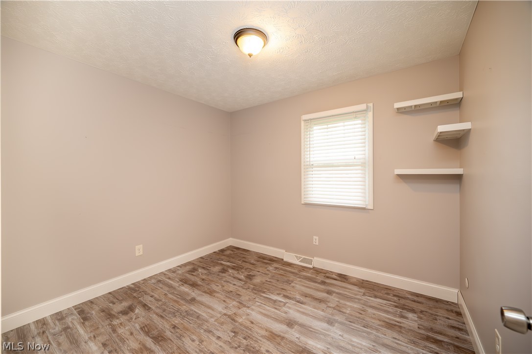 4829 New Road Austintown, OH 44515 - Photo 25 of 49 Bedroom 2