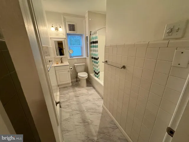 $2,200 | 426 Old Lancaster Road, Unit 1W, Haverford, PA 19041