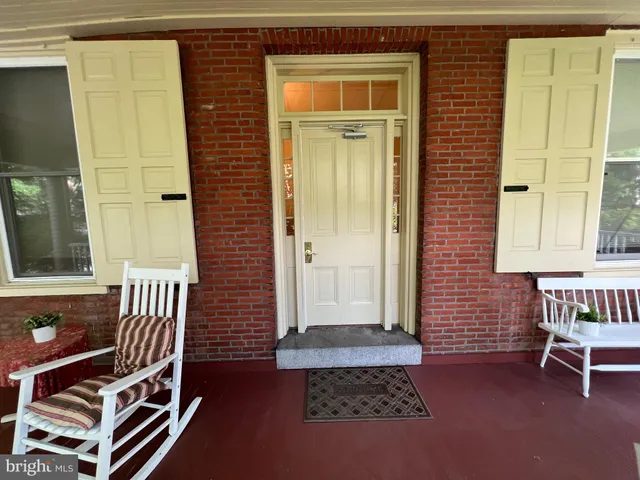 $2,200 | 426 Old Lancaster Road, Unit 1W, Haverford, PA 19041