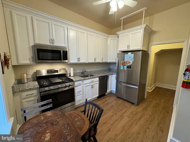 $2,200 | 426 Old Lancaster Road, Unit 1W, Haverford, PA 19041