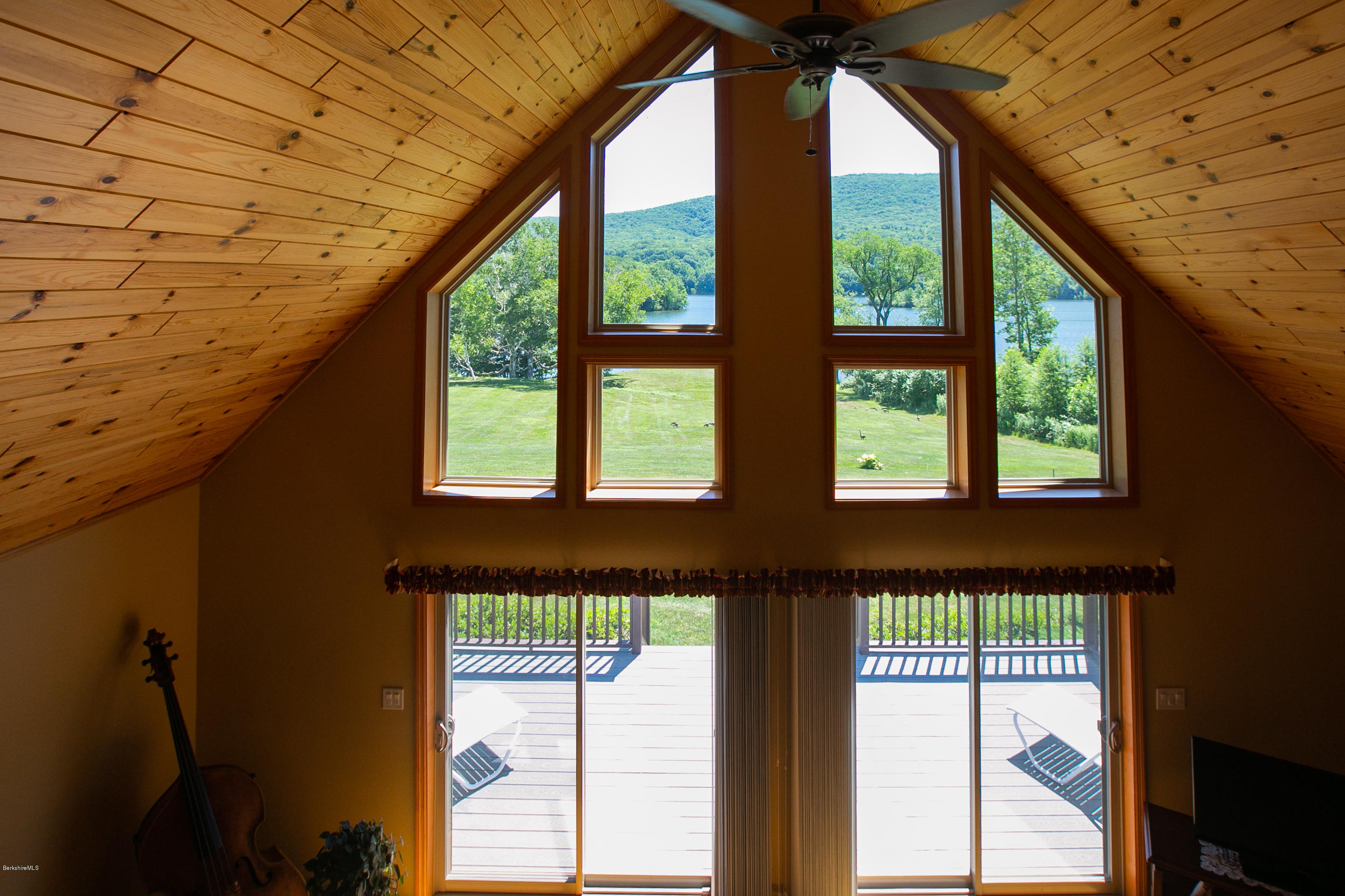 595 Lanesboro Road Cheshire, MA 01225 - Photo 13 of 32 a view of an entryway