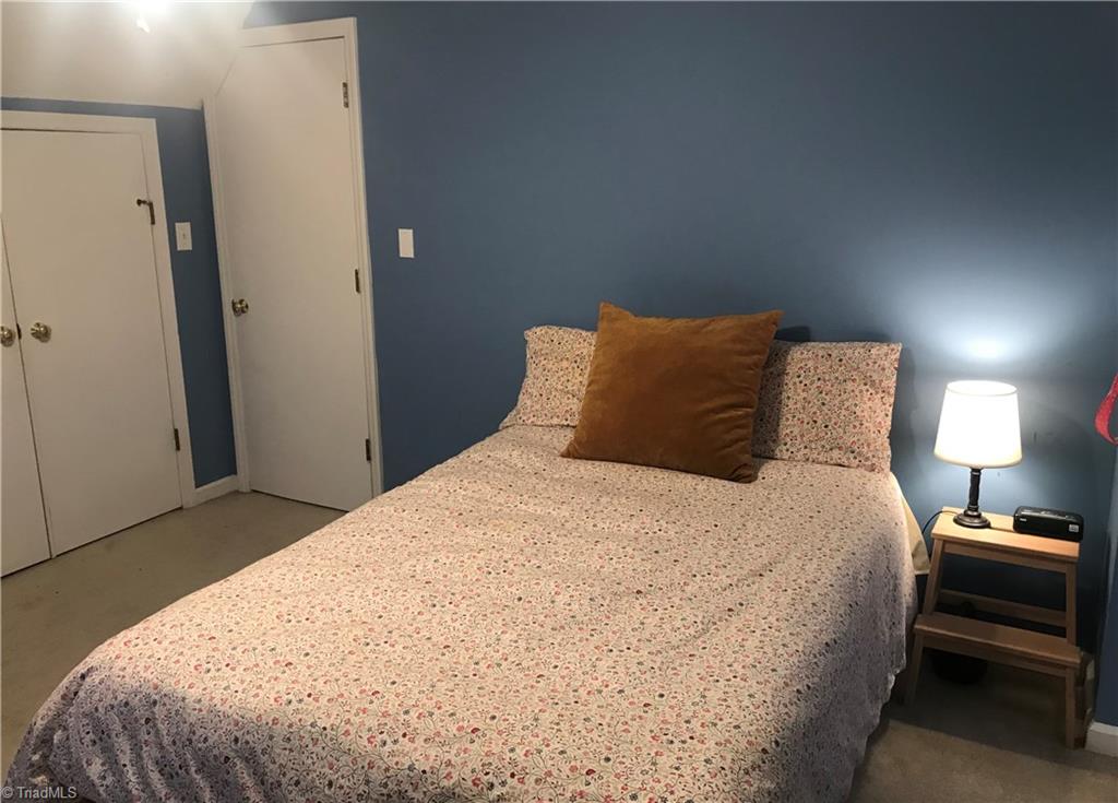 1104 Raleigh Court High Point, NC 27262 - Photo 17 of 24 Gallery Image 17