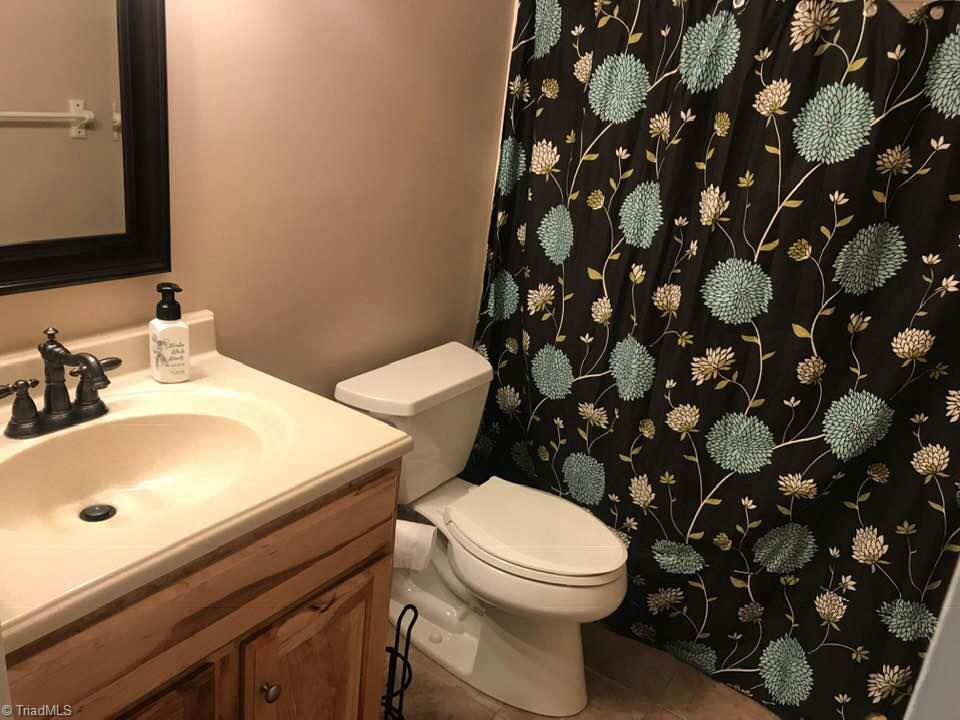 1104 Raleigh Court High Point, NC 27262 - Photo 20 of 24 Gallery Image 20