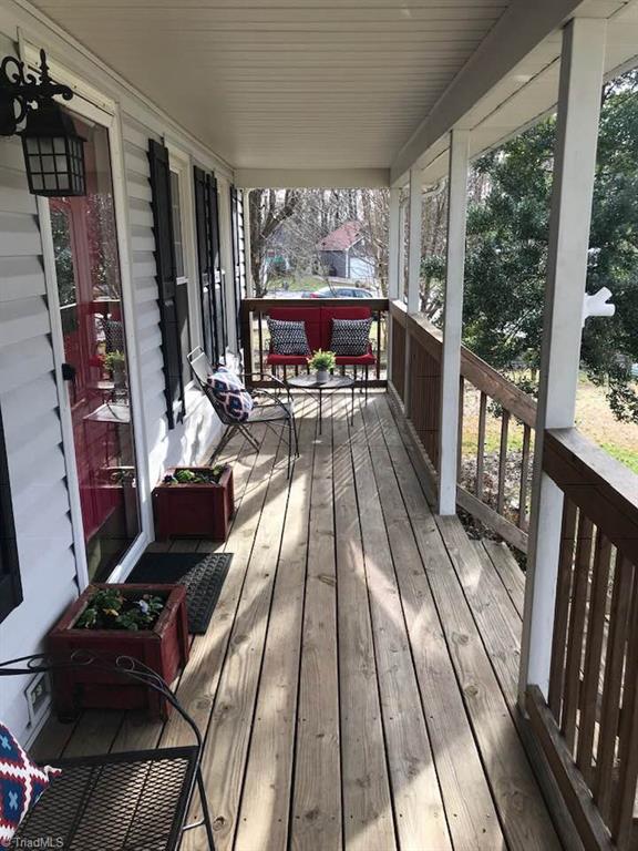 1104 Raleigh Court High Point, NC 27262 - Photo 3 of 24 Gallery Image 3
