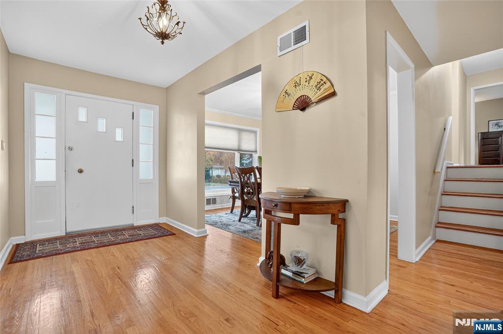 16 Greentree Terrace Tenafly, NJ 07670 - Photo 3 of 24