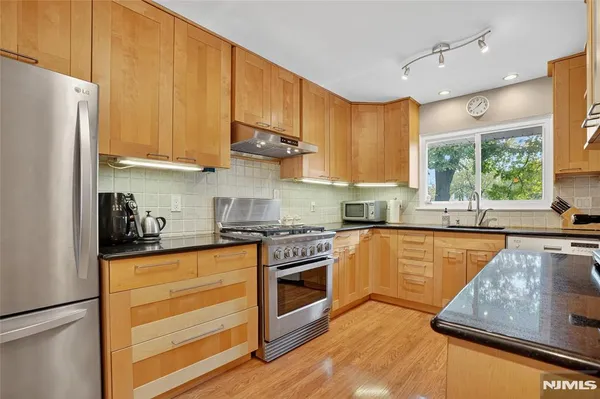 $6,500 | 16 Greentree Terrace, Tenafly, NJ 07670
