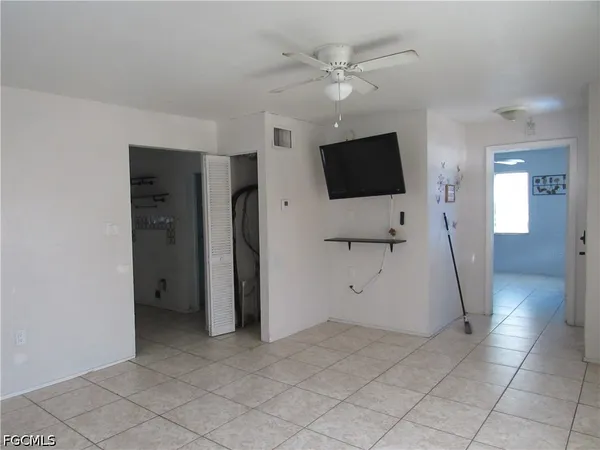 a view of a livingroom with an empty space
