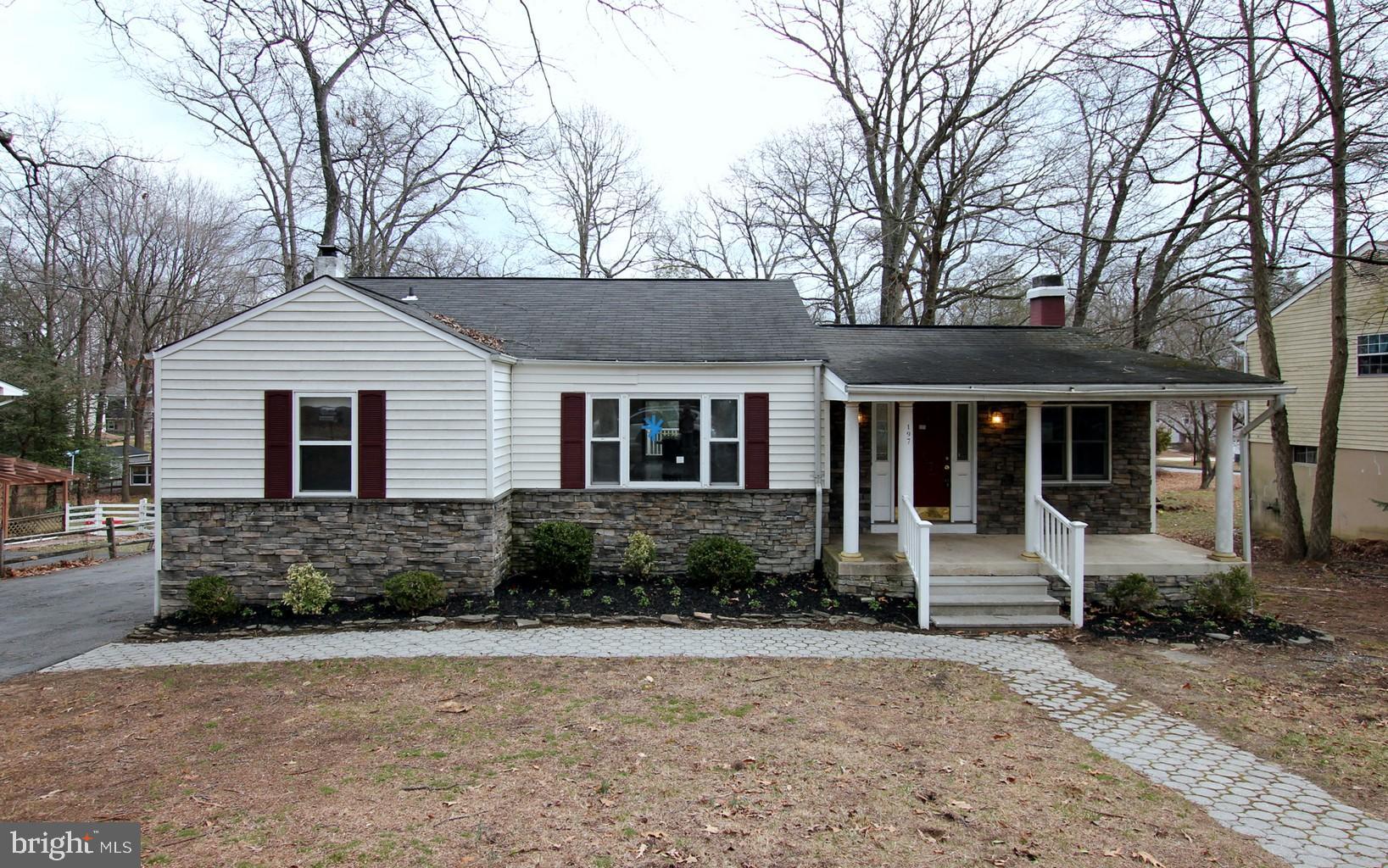 197 Magothy Beach Road Pasadena, MD 21122 - Photo 1 of 25 Front view