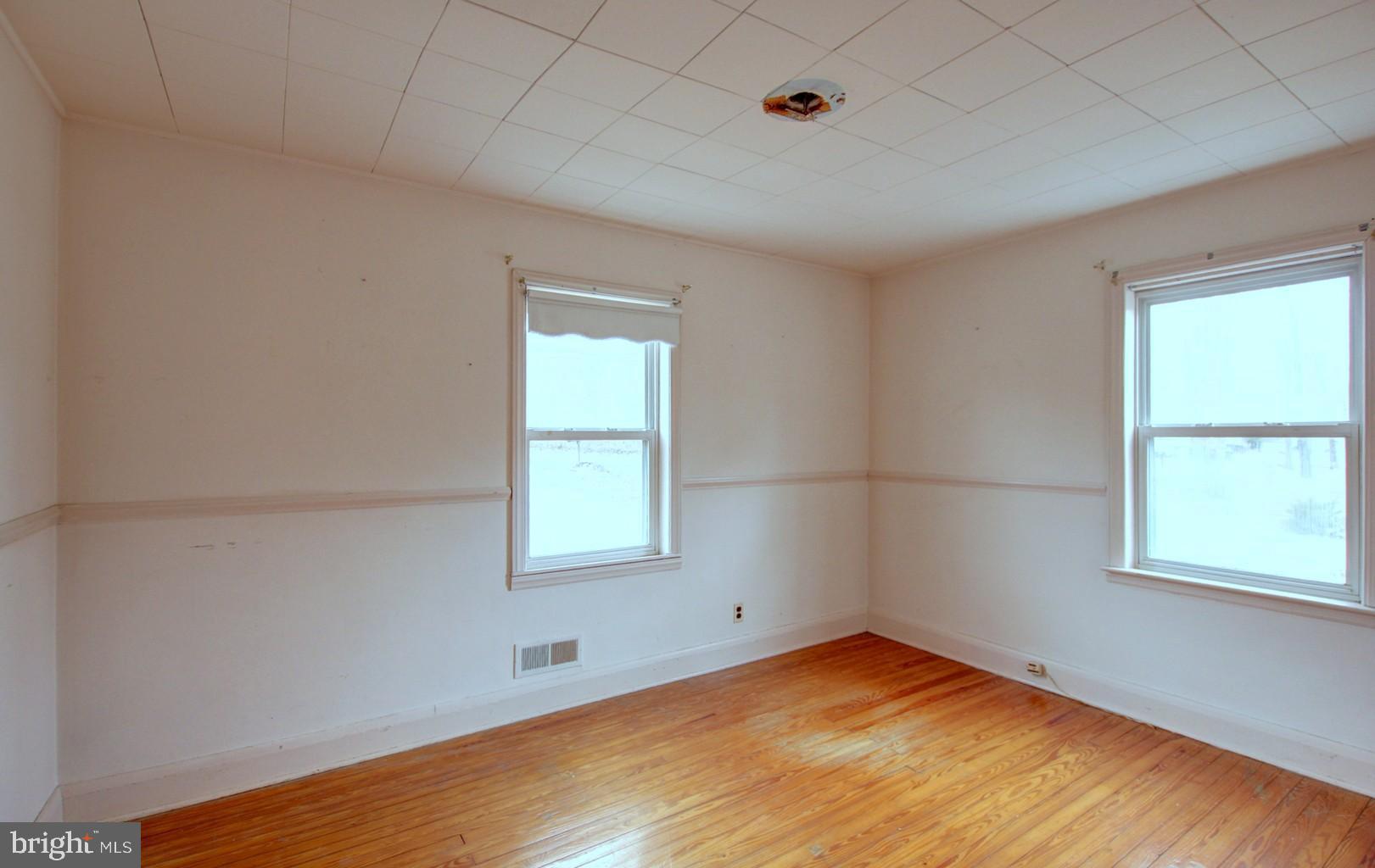 197 Magothy Beach Road Pasadena, MD 21122 - Photo 17 of 25 Bedroom
