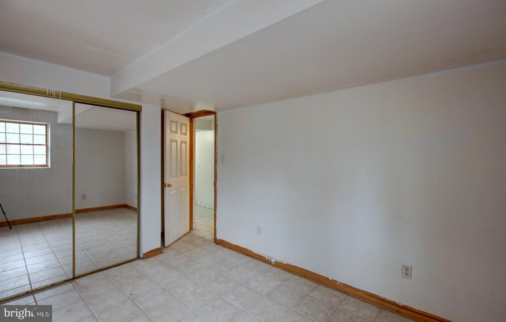 197 Magothy Beach Road Pasadena, MD 21122 - Photo 22 of 25 Basement bedroom