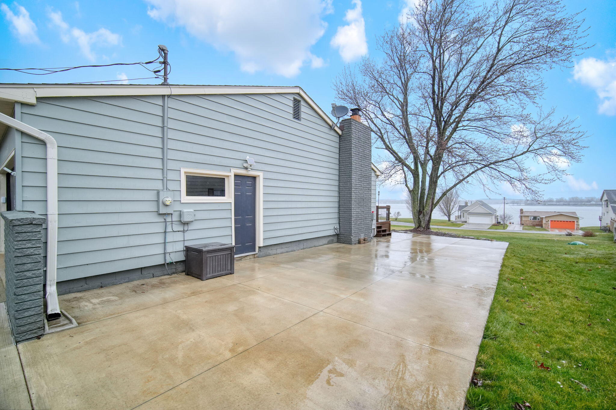 6376 Kelley Road Brooklyn, MI 49230 - Photo 54 of 67 Side patio space
