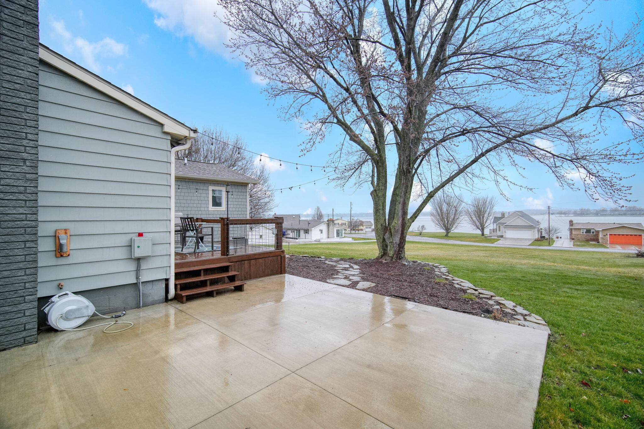6376 Kelley Road Brooklyn, MI 49230 - Photo 55 of 67 Side patio space