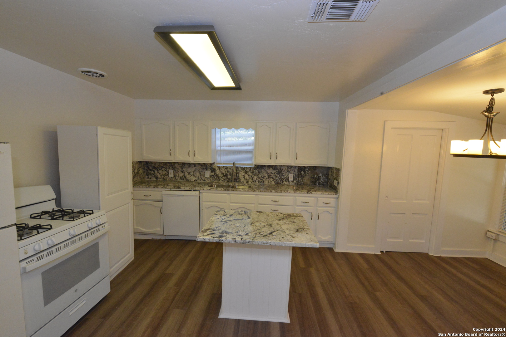 1598 Highway 16 Bandera, TX 78003 - Photo 17 of 28