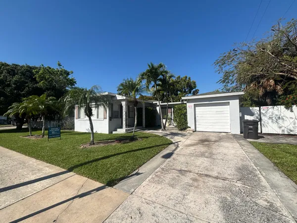 $3,200 | 5101 Spruce Avenue, West Palm Beach, FL 33407