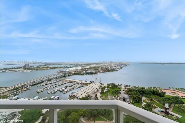 $875,000 | 244 Biscayne Boulevard, Unit 3903, Miami, FL 33132