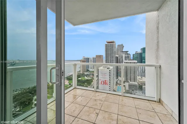 $875,000 | 244 Biscayne Boulevard, Unit 3903, Miami, FL 33132