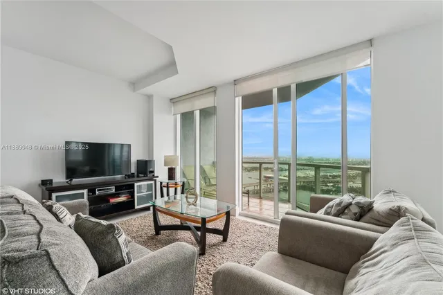 $875,000 | 244 Biscayne Boulevard, Unit 3903, Miami, FL 33132