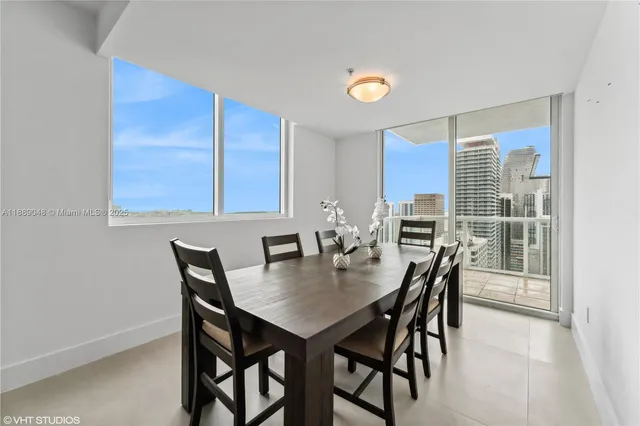 $875,000 | 244 Biscayne Boulevard, Unit 3903, Miami, FL 33132