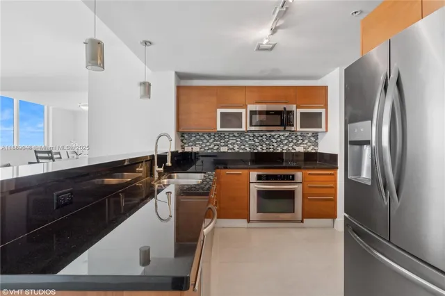 $875,000 | 244 Biscayne Boulevard, Unit 3903, Miami, FL 33132