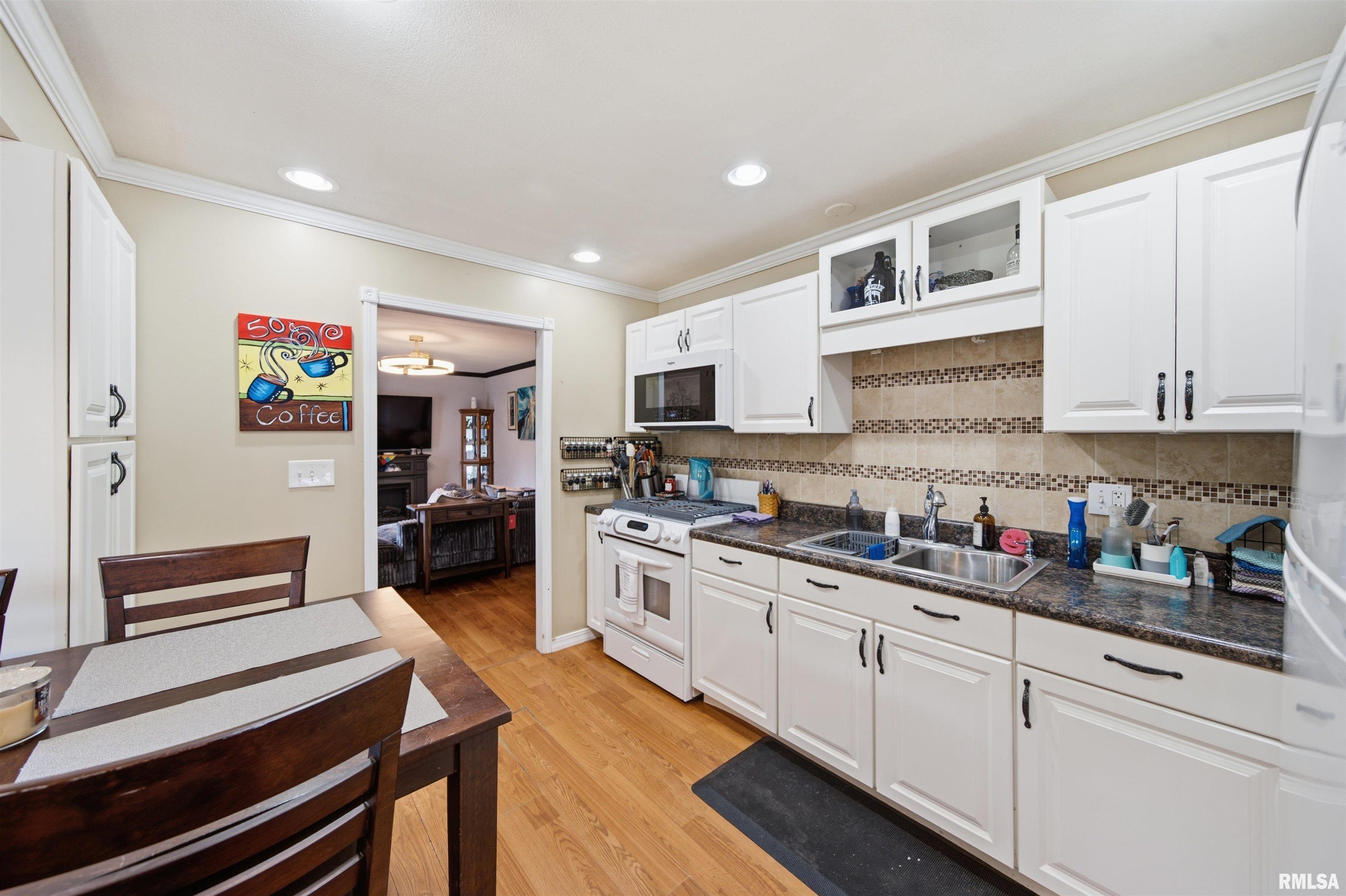 3706 West Lancer Road Peoria, IL 61615 - Photo 8 of 22 Gallery Image 8