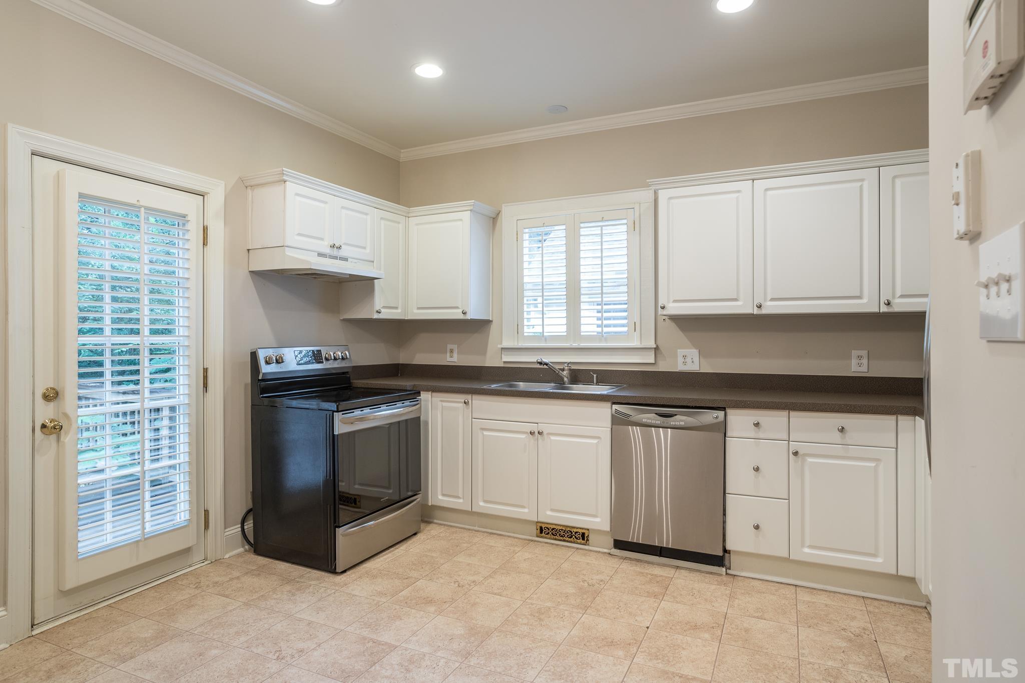 808 Brooklyn Street Raleigh, NC 27605 - Photo 16 of 29 Gallery Image 16