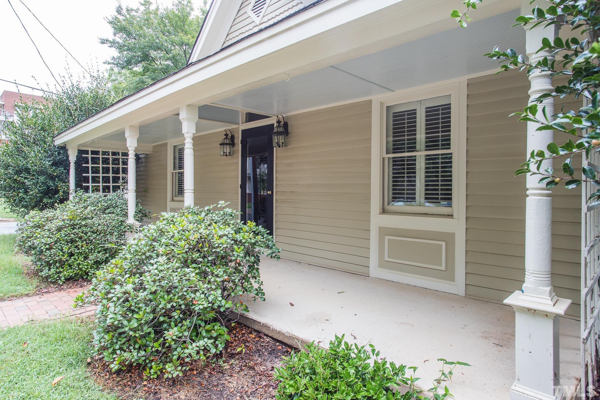 808 Brooklyn Street Raleigh, NC 27605 - Photo 3 of 29 Gallery Image 3