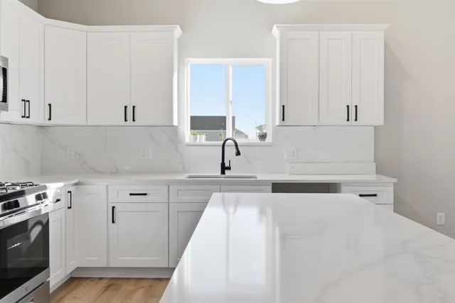 $549,900 | 6683 Warner Farm Drive, DeForest, WI 53532