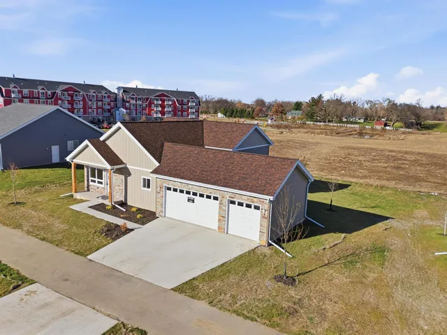 $549,900 | 6683 Warner Farm Drive, DeForest, WI 53532