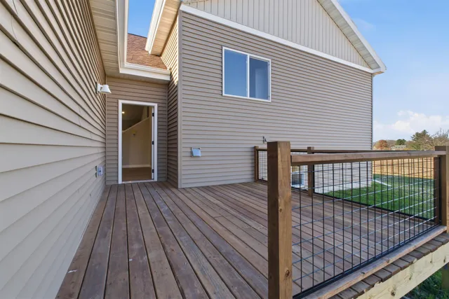 $549,900 | 6683 Warner Farm Drive, DeForest, WI 53532